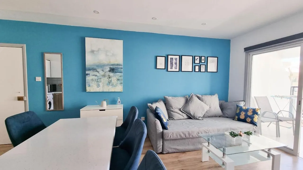Modern Retreat: 2Br Stylish Apt With Comfy Rooms! Smart Tv With 200Mbps Internet Larnaca 0*,  Cyprus