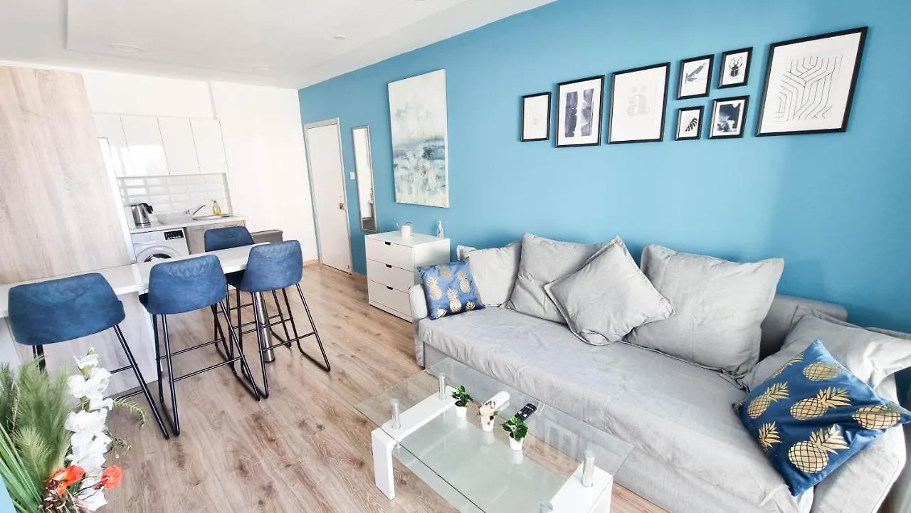 Modern Retreat: 2Br Stylish Apt With Comfy Rooms! Smart Tv With 200Mbps Internet Larnaca 0*,